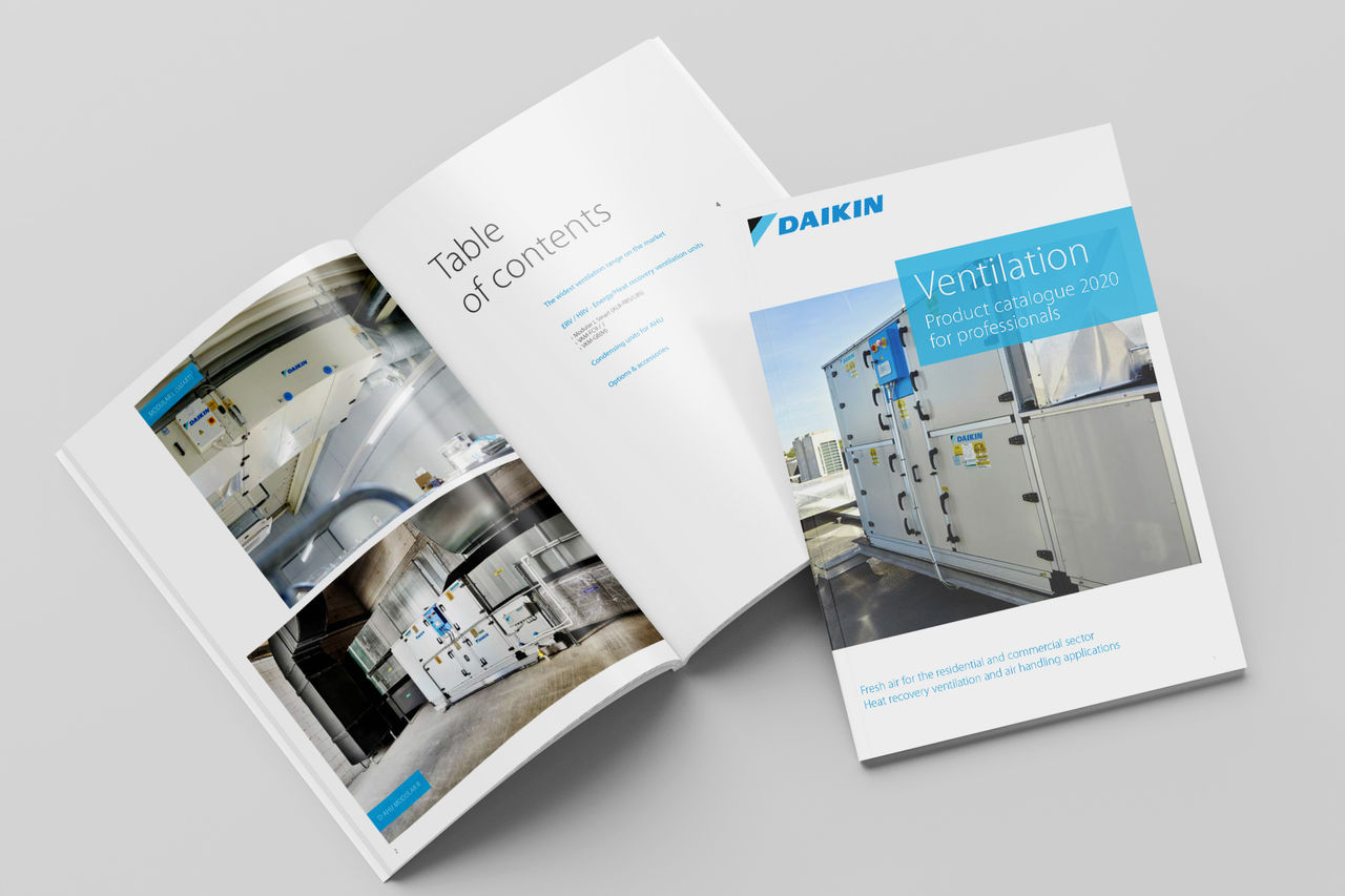 Daikin izstrādājumu katalogi — atvērts un aizvērts.