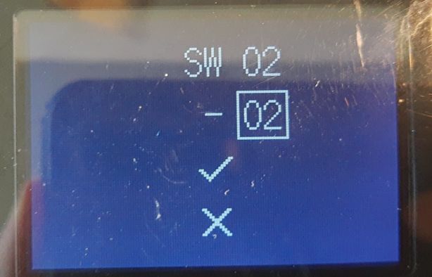 Ar vadu pievienojamais tālvadības kontrolieris — SW nomaiņa uz „02”
